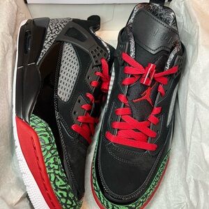 Jordan Men's Black and Red Sneakers